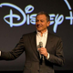 Bob Iger, Presidente Ejecutivo de Disney, en una foto de archivo frente al logotipo de la compañía.